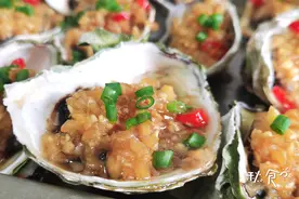 广东烤生蚝为什么那么香？炒蒜蓉时多加2种料，你也能烤出这个味图片