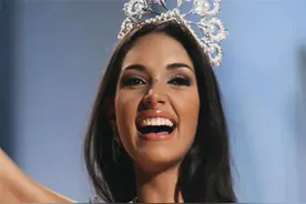 NBA大将霍福德的妻子，戴上环球小姐桂冠的那一瞬美惊四座图片