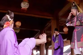 女子脚臭还不洗脚，未婚夫惩罚她洗完脚把洗脚水喝了才肯娶她视频封面