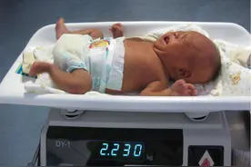 新生儿体重将智商分为三六九等？5斤、7斤、8斤的宝宝智力各异图片