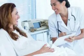 产妇生下"无脑宝宝"，夫妻不离不弃照顾3年，现状如何？图片