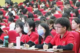 【党史学习教育】讲好英烈故事，传承红色基因——李翔梧烈士亲属李智民应邀莅校为学生上党史专题课图片