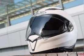 HJC即将推出特别造型F70摩托车头盔图片