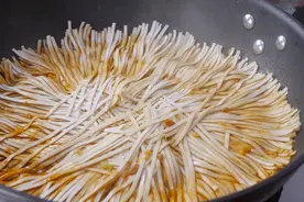 面条不要水煮，换种新吃法，比水煮好吃比炒简单，一周吃6次不多图片