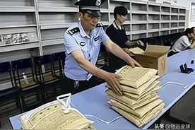 2003年轰动中央大案，19岁少年偷走高考试卷，数百人的命运被改写图片