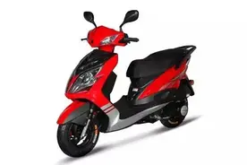 带ABS的光阳踏板车，车友：虽然貌不惊人，但却十分暴力图片