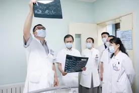 山东省耳鼻喉医院耳神经及侧颅底外科：每一台手术都如高空走钢丝图片