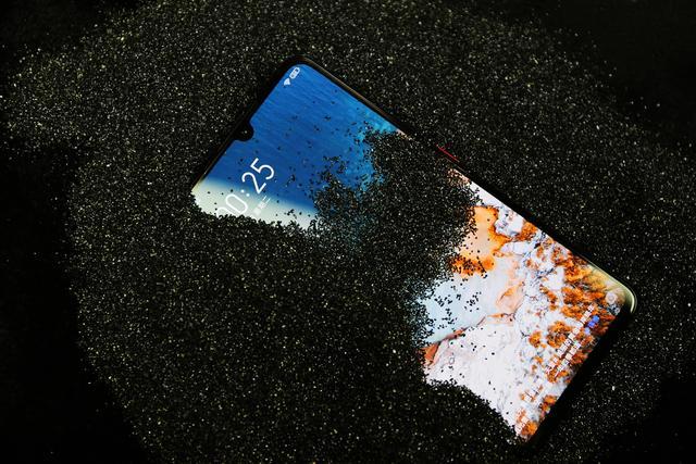 vivo手机的返回键在哪里设置（一周强度使用后我对机皇有了新的认知）