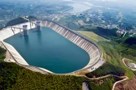 晚上抽水白天发电，1年轻松几个亿？中国最能折腾水电站火了图片