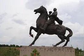 你可知道“谁敢横刀立马？唯我彭大将军”的出处？图片