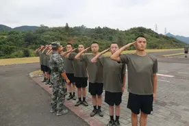 重庆市长寿区：役前教育训练，新兵用日记见证成长图片