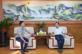 梁栋会见宝龙集团、市电信公司客人图片