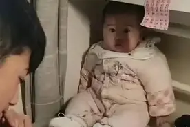 “吉祥物妹妹”火了，被哥哥摆桌子上陪写作业，网友：被表情逗笑图片