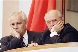 如果苏联当年不进行民主化改革，现在会怎样？图片