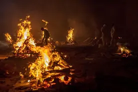 印度开出高额新冠患者死亡补偿金 因确诊后想不开而轻生的也要赔图片