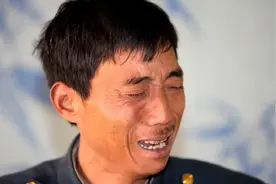 退伍军人捡回重病女弃婴，靠拾破烂为她治好病，未婚爸爸失声痛哭图片