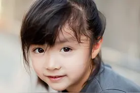 4岁那年，已经知道爱美的我，被奶奶剃了个大光头图片