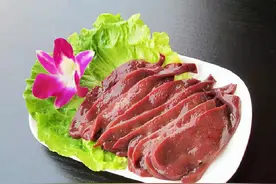 猪肝最忌只用清水洗，等于吃毒素，教你这样做，无“毒”更放心图片