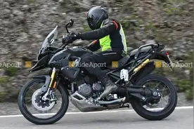 凯旋新车一览三叉戟现代复古街车轴传动Tiger1200ADV图片