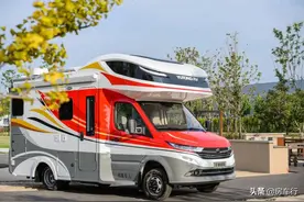 宇通新车重磅发布：廊桥式线条，脸谱式配色，内有星空顶图片