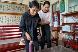 在国外拿高薪的清华学霸，辱骂创办女校的张桂梅，称读书一文不值图片