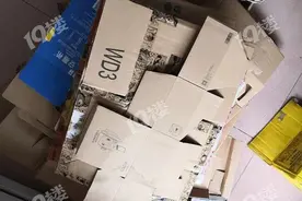 杭州老公“哭诉”：老婆“双十一”收了100多个快递，没一个是买给我的图片