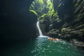 徒步穿越|重庆南向90公里，有条峡谷叫绝情谷图片