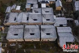 小雪后的常宁庙前古民居，别有一番风味图片