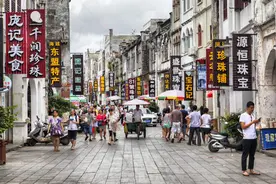 中国南方有条“摸乳巷”,最窄处仅半米，女生过此巷极易被吃豆腐图片