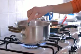 燃气胶管也有保质期，学会自检很重要图片