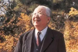 田英章的描画和启功的补笔有本质的区别，一个叫写字，一个叫书法图片