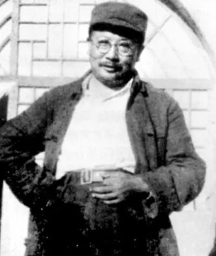 007都是乱吹的？英国间谍作家自曝工作枯燥又危险