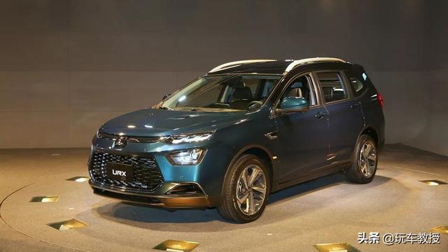 这车挺多梗：10万级的动力，30万级的油耗，半年卖0台