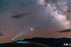 光走一光年的距离需要一年时间？对于光而言，其实只是一瞬间图片