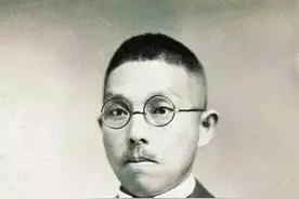 英国军舰在长江横行无忌，炮击万县，制造惨案，杨森：打烂它图片