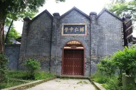 中国乡镇：一脚踏三省，第一批中国特色小镇—汉中宁强青木川古镇图片