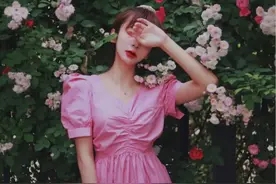 适合夏日出游的10套穿搭，拍照美美的图片