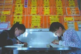 姐姐高中保持前三、妹妹中考第一，母亲坦言：平时“逼”孩子1点图片