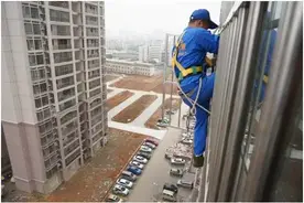 空调安装事故频发，高空作业警钟长鸣图片