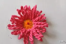 手工刺绣作品，带你学习如何绣漂亮的菊花！图片
