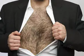 有些人胸口为什么长毛毛，了解一下图片