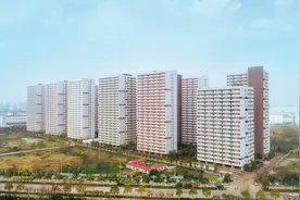 2000新员工连夜入住长江青年城 30余小时应急保障见证光谷速度图片
