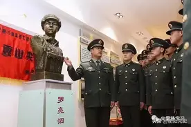 衡南“爆炸英雄”罗亮泗，在朝鲜战场上用爆破筒打坦克！图片