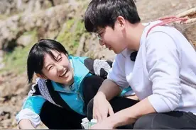 彭昱畅公开恋情，张子枫的评论炸了图片