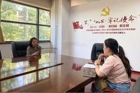 “京珠”一线工人用琴音歌颂党图片
