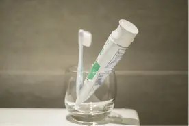 牙膏是怎样美白牙齿的？挑选牙膏你需知道的事图片