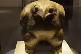 陕西农民捡到一个怪碗，放院子当鸡食盆，经专家鉴定为国宝级文物图片