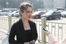 塞尔维亚人如何分辨中国和日本游客？当地姑娘：这点很好认图片