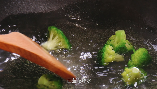 大厨教你在家做意面，只需简单几步，超级好吃