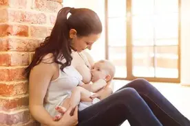 哺乳期间大姨妈来了！如何维持奶量不减少？图片